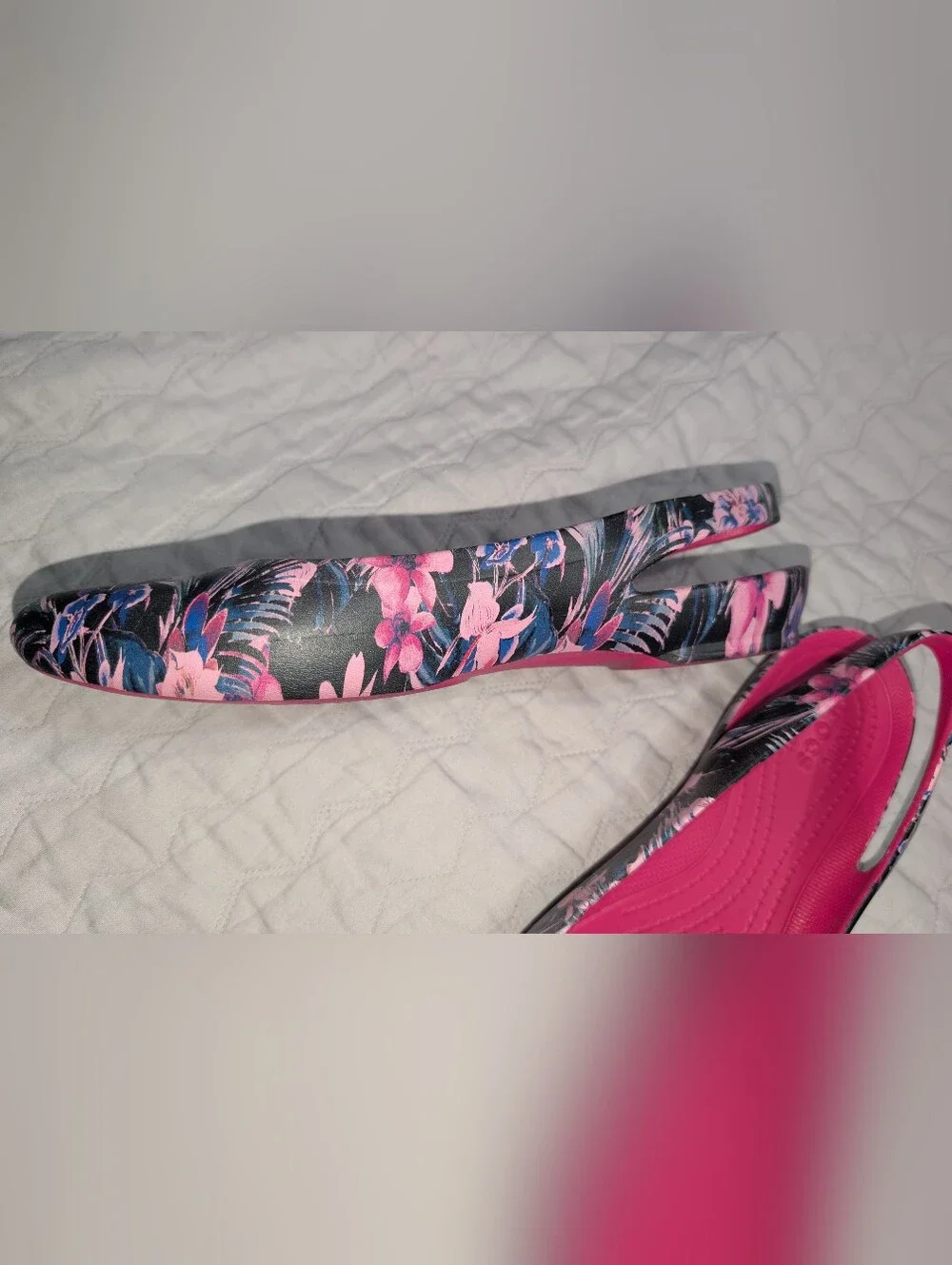 CROCS Women's 10 Pink Floral Pointed Slip-On Flats